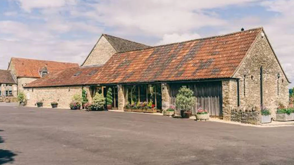 Kingscote Barn - Dappa