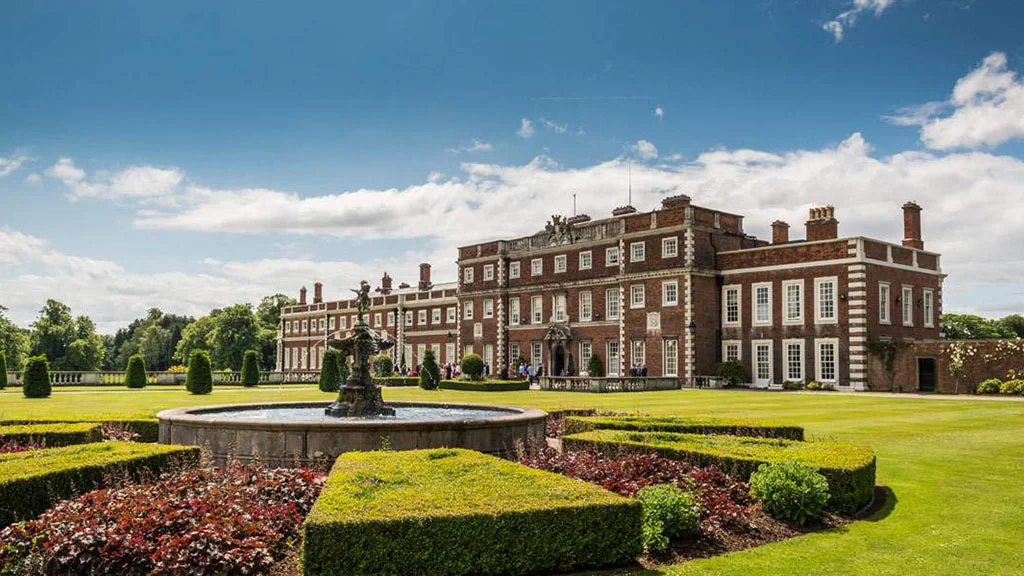 Knowsley Hall - Dappa