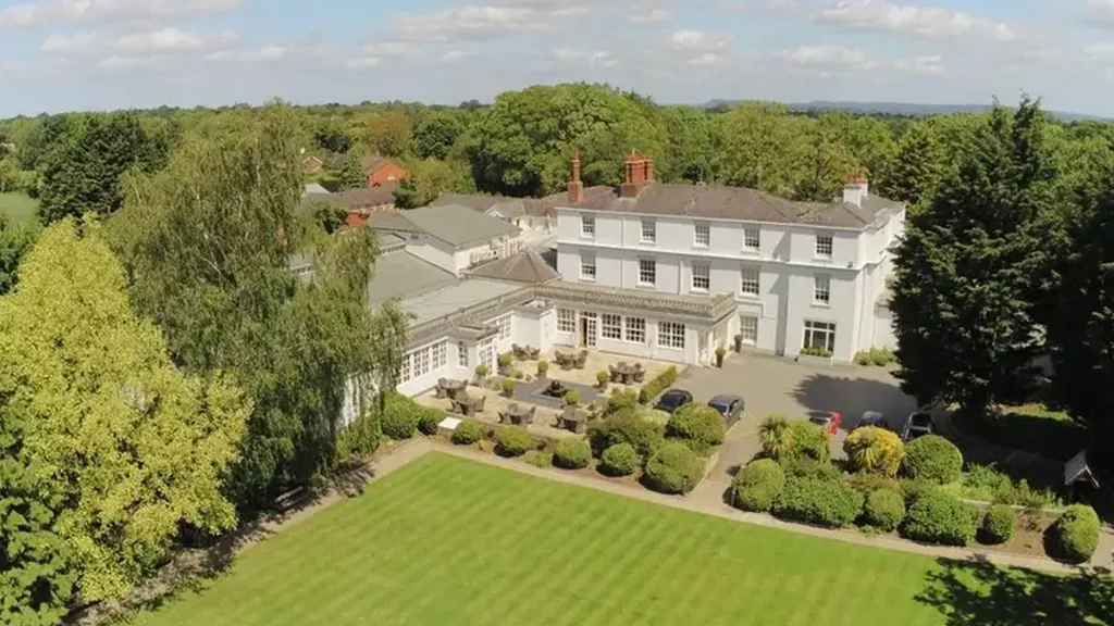 Rowton Hall - Dappa 1
